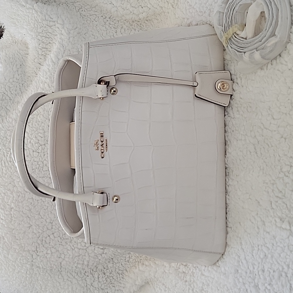 Coach Bag Margot Carryall Croc Embossed Leather Chalk/light gold